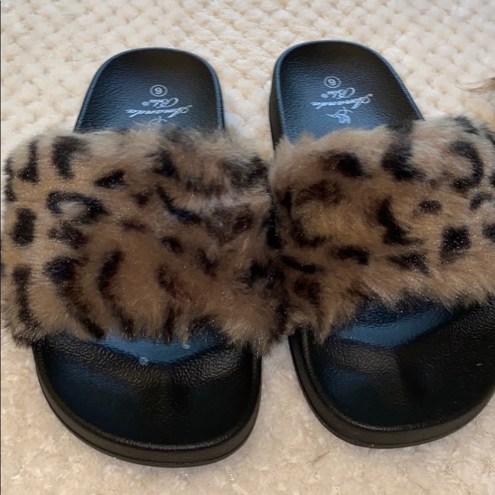 Faux fur slide sandal cheetah new